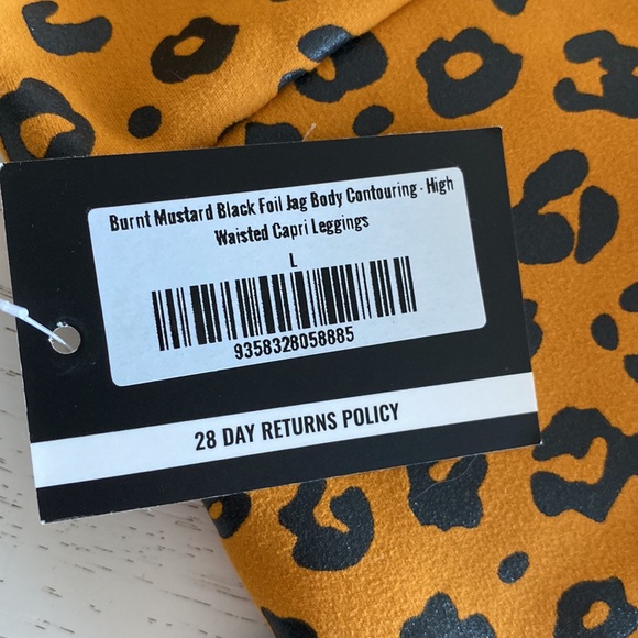 NWT - Exoticathletica Capri Performance Leggings - Picture 5 of 6